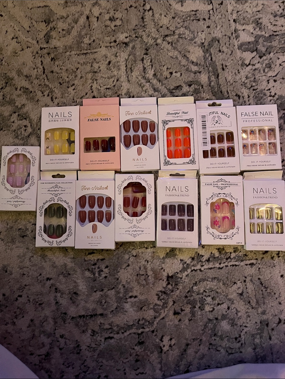 Bulk fake nails in packages - Picture 3 of 8